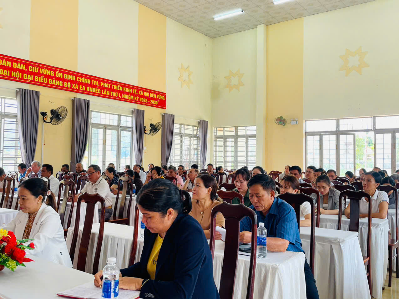 UBND XÃ EA KNUẾC TỔ CHỨC HỘI NGHỊ TRIỂN KHAI CÔNG TÁC PHÒNG, CHỐNG BỆNH SỐT XUẤT HUYẾT