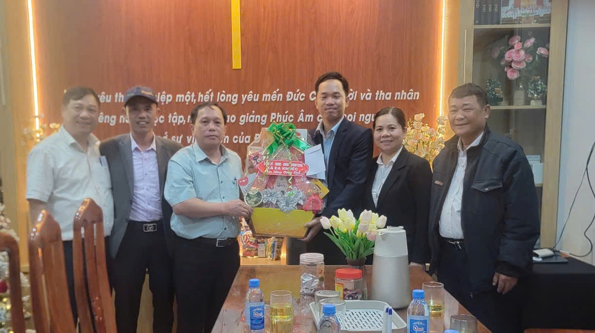 z7355719192202_7c66555e57bb385aebebdc39dcb750f6