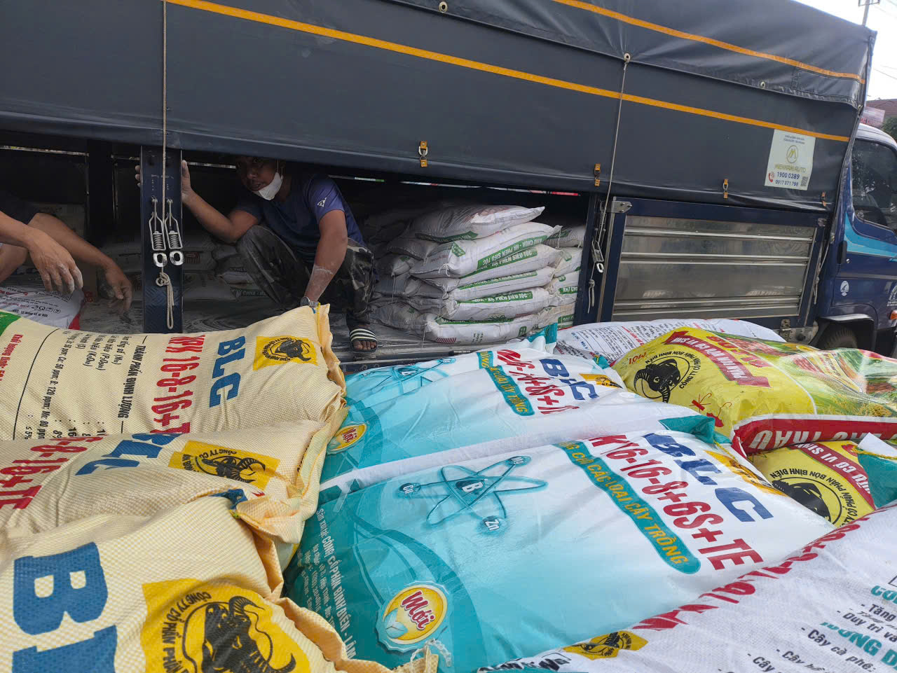 z7027526479651_9c6e557bf39a64100eba0be870fee1be