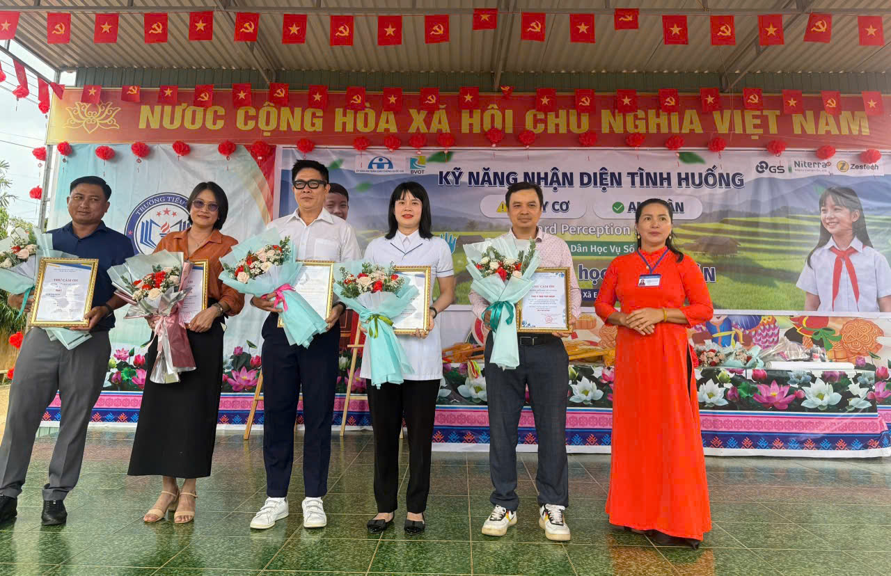 z7091326500613_d332cad8d93cbed39e23fe267b6fab65