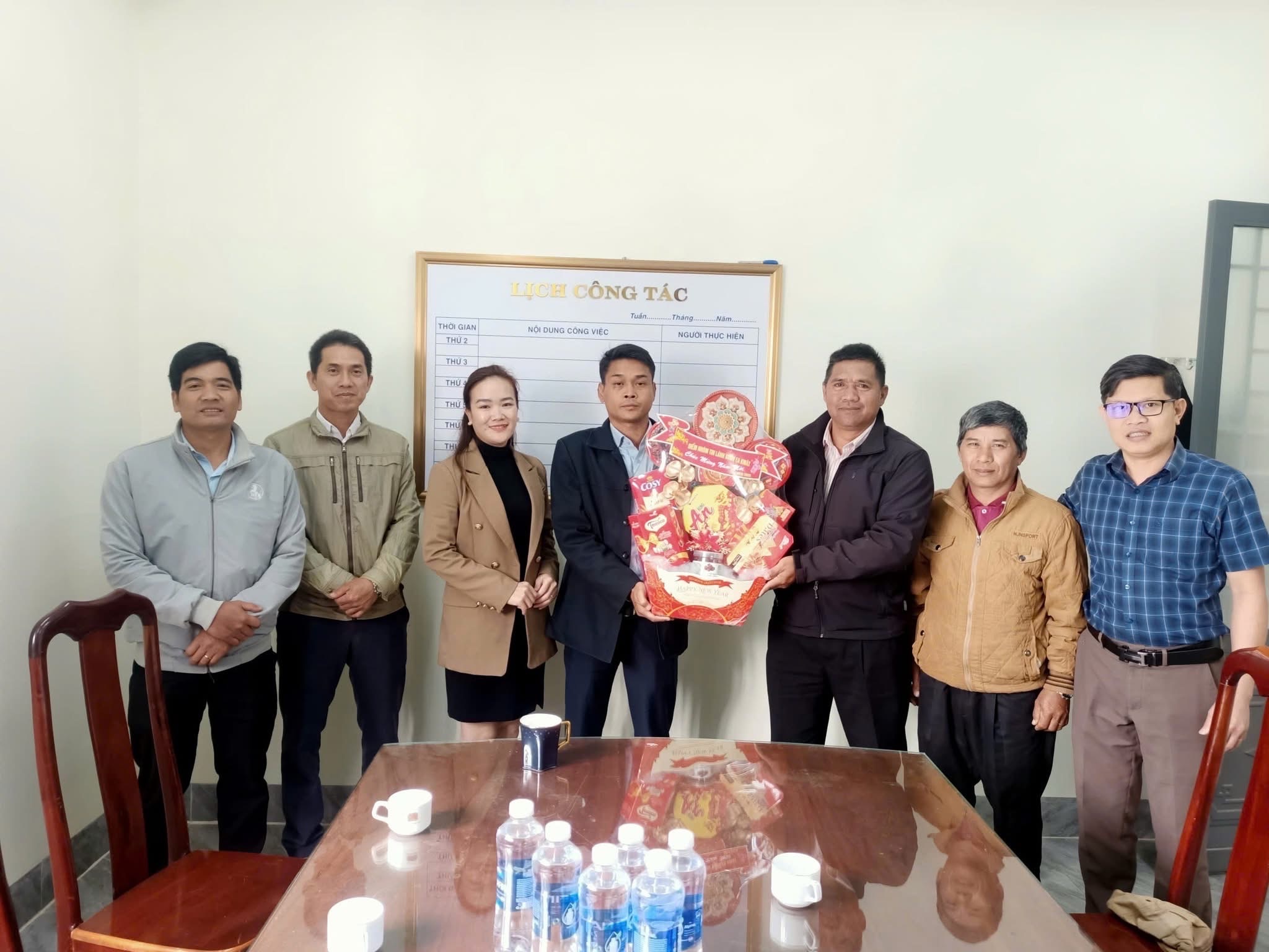 Lãnh đạo xã Ea Knuếc thăm, chúc Tết các cơ sở tôn giáo nhân dịp Xuân Bính Ngọ 2026