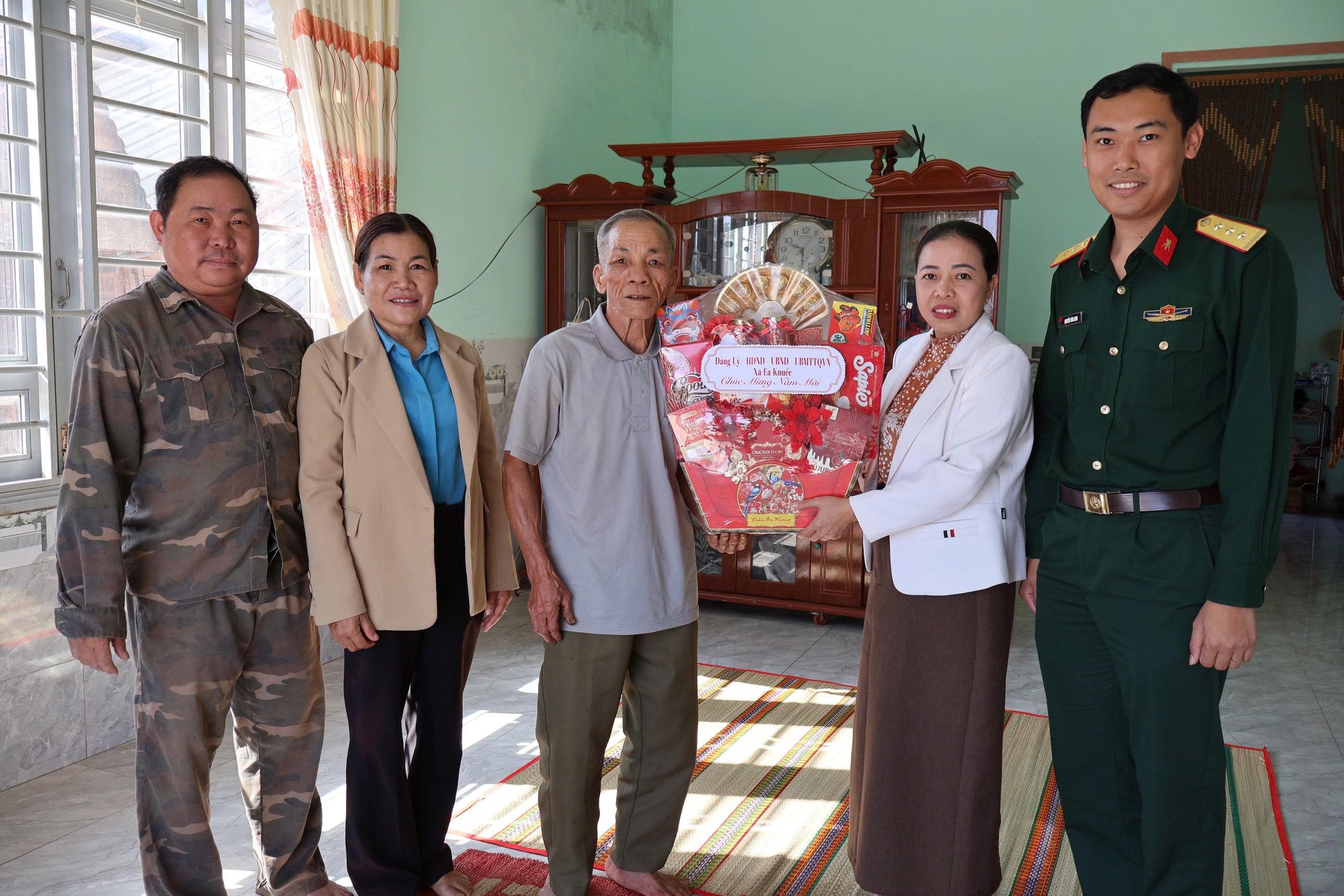 z7504048066699_075c55324602c586f59f397c66a05bbc