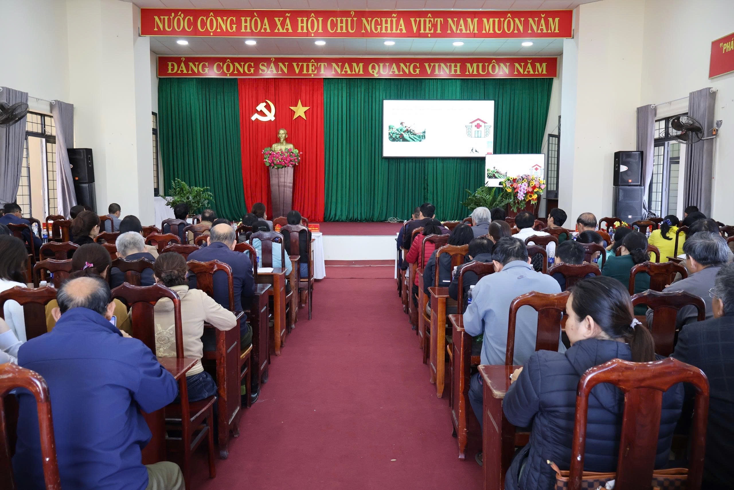 Xã Ea Knuếc tham dự Hội nghị trực tuyến toàn quốc của Bộ Nội vụ về Tập huấn nghiệp vụ công tác bầu cử đại biểu Quốc hội khoá XVI và đại biểu HĐND các cấp, nhiệm kỳ 2026 -2031.