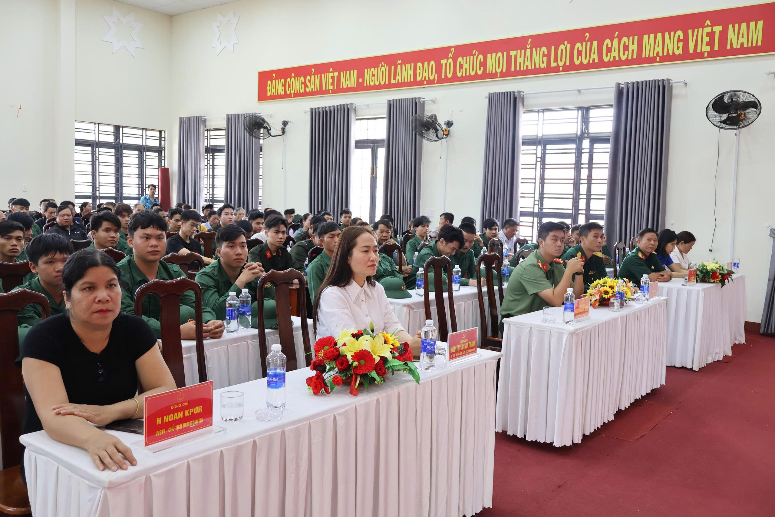 z7566481106250_fbb4e30f6d584bde7c940b5ca49cb8a9