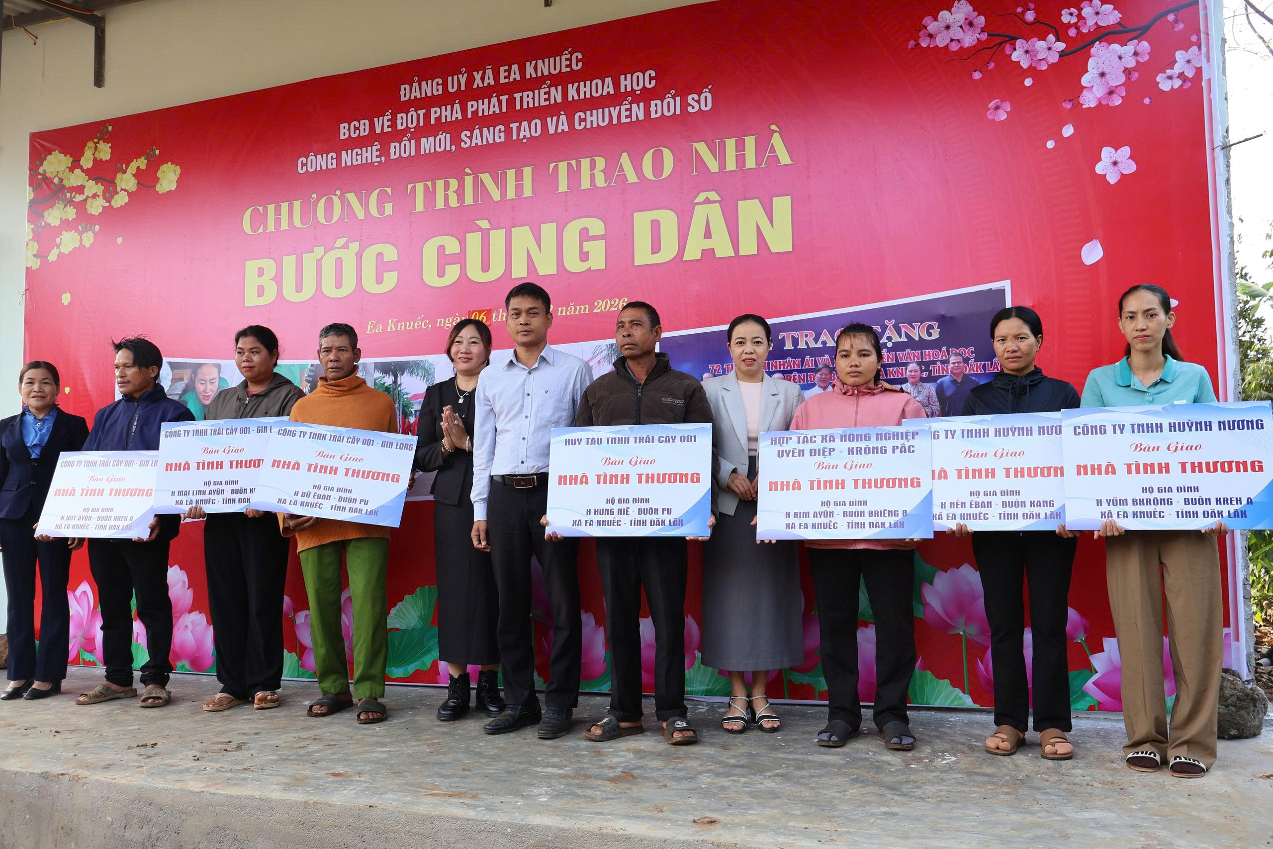 XÃ EA KNUẾC TRAO NHÀ TÌNH NGHĨA NHÂN DỊP TẾT NGUYÊN ĐÁN BÍNH NGỌ 2026.