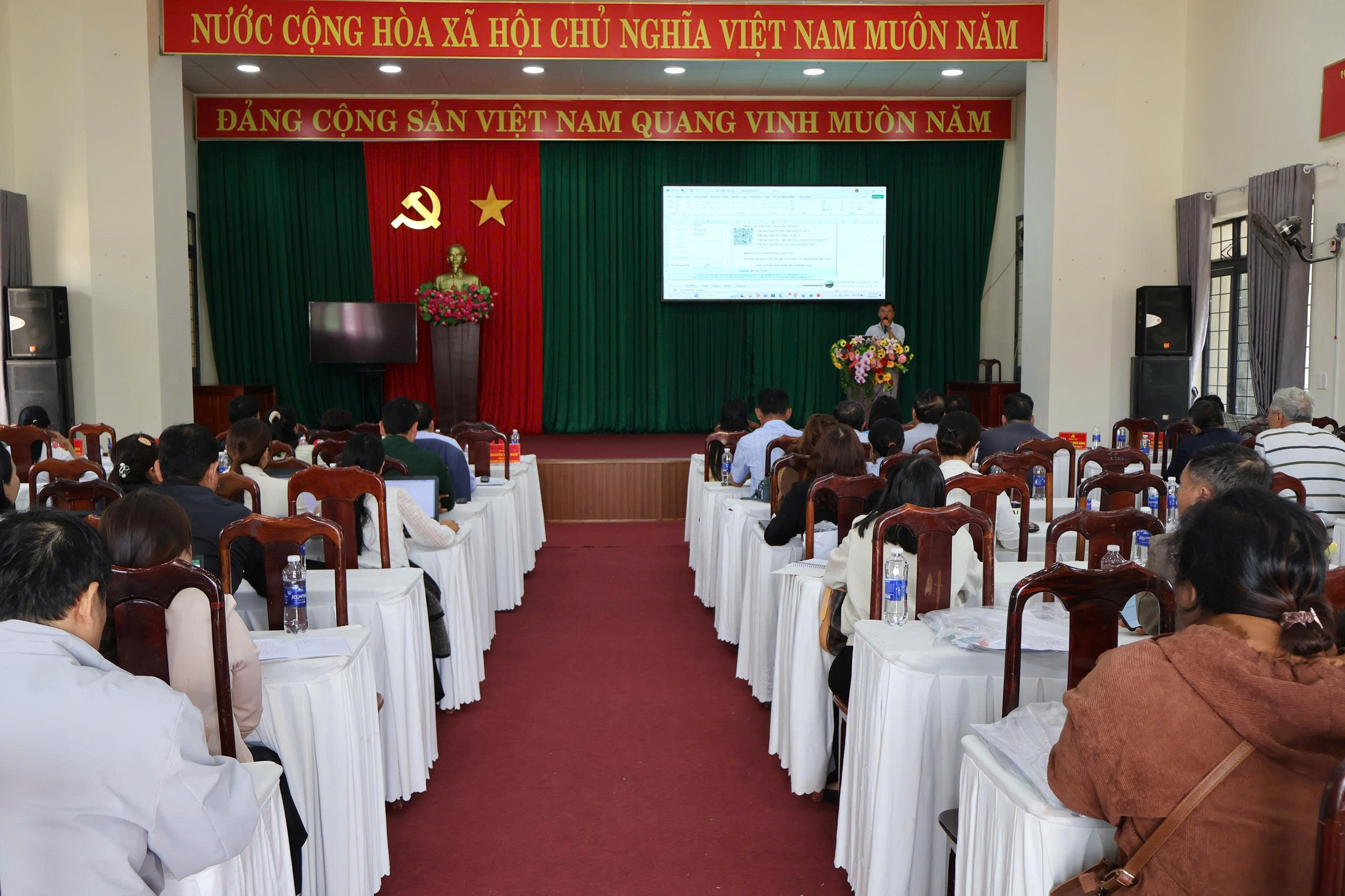 z7616381831487_78bb312ae442ceb53a195969eec0fca9