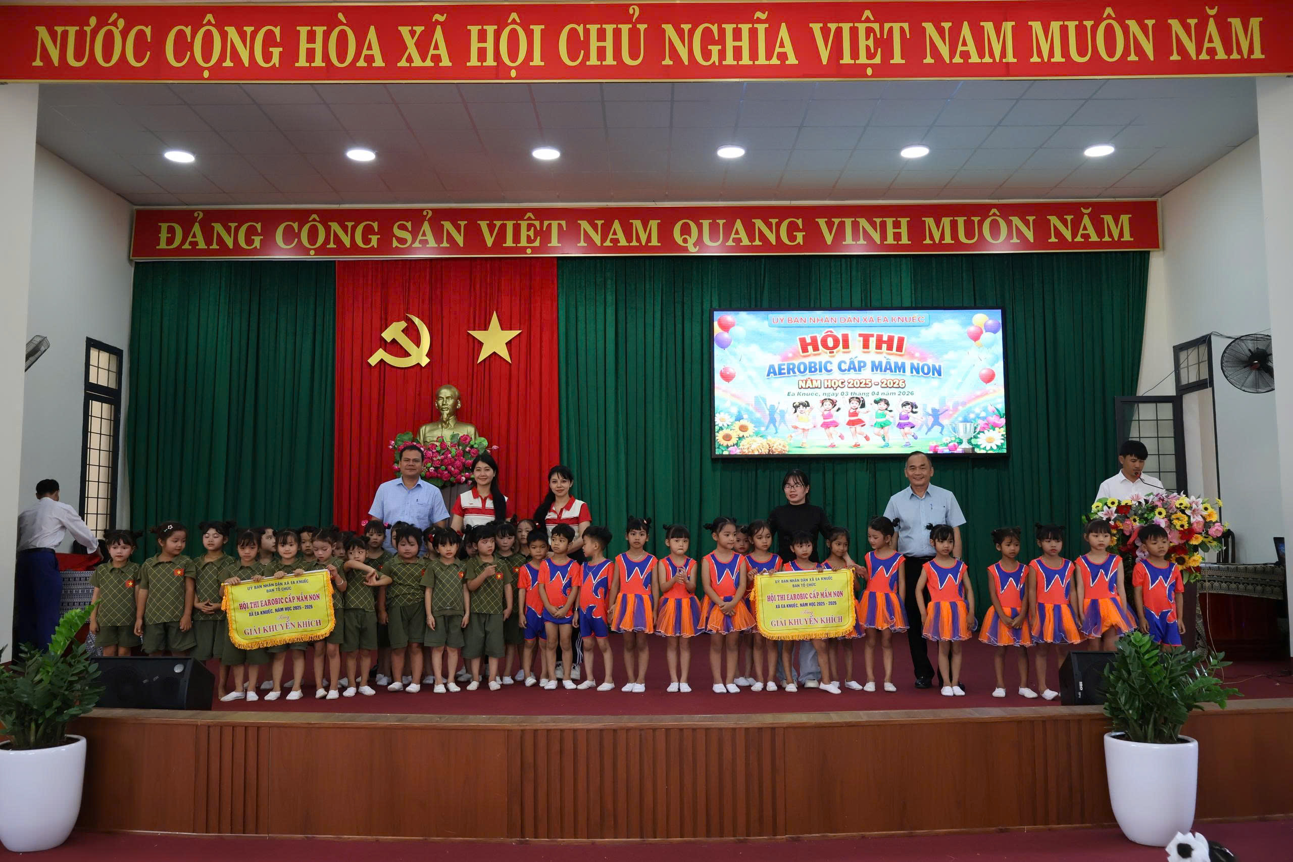 z7686486536857-ead4d2e38ac527656f73916159faf602