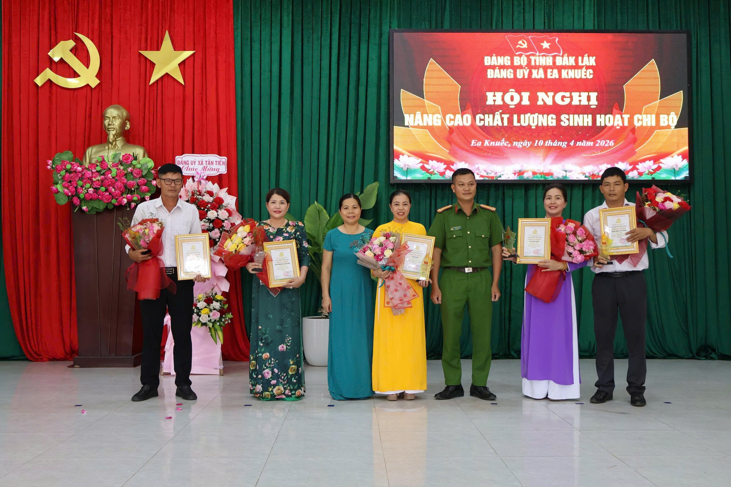 z7711484263215-f522cbb38ef75eb68f86ac72de835f24