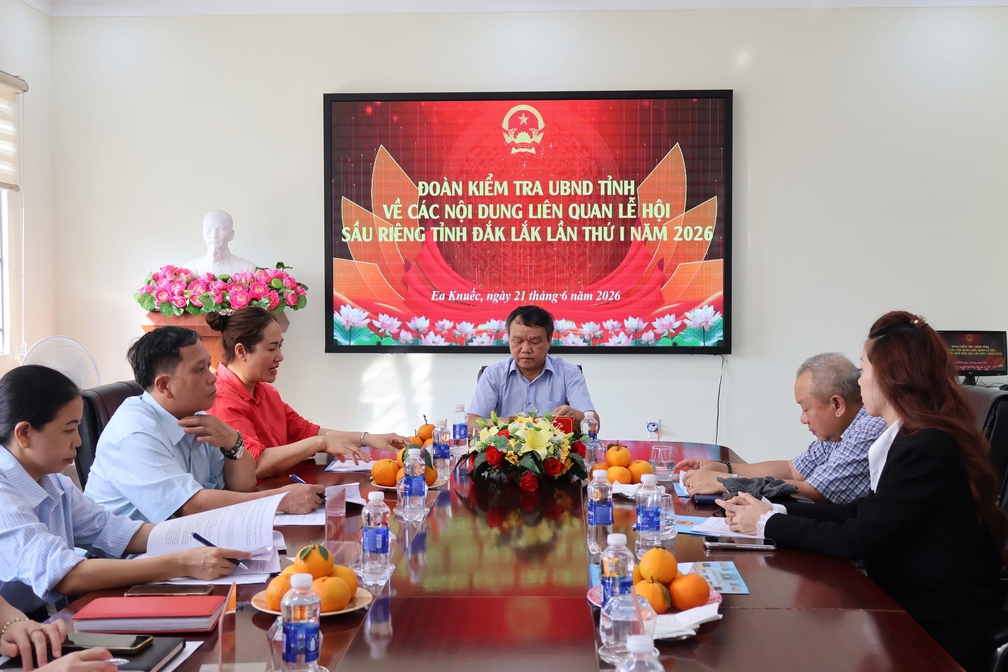 UBND Tỉnh về làm việc với UBND xã Ea Knuếc về các nội dung liên quan Lễ hội Sầu riêng tỉnh Đắk Lắk lần thứ I năm 2026.