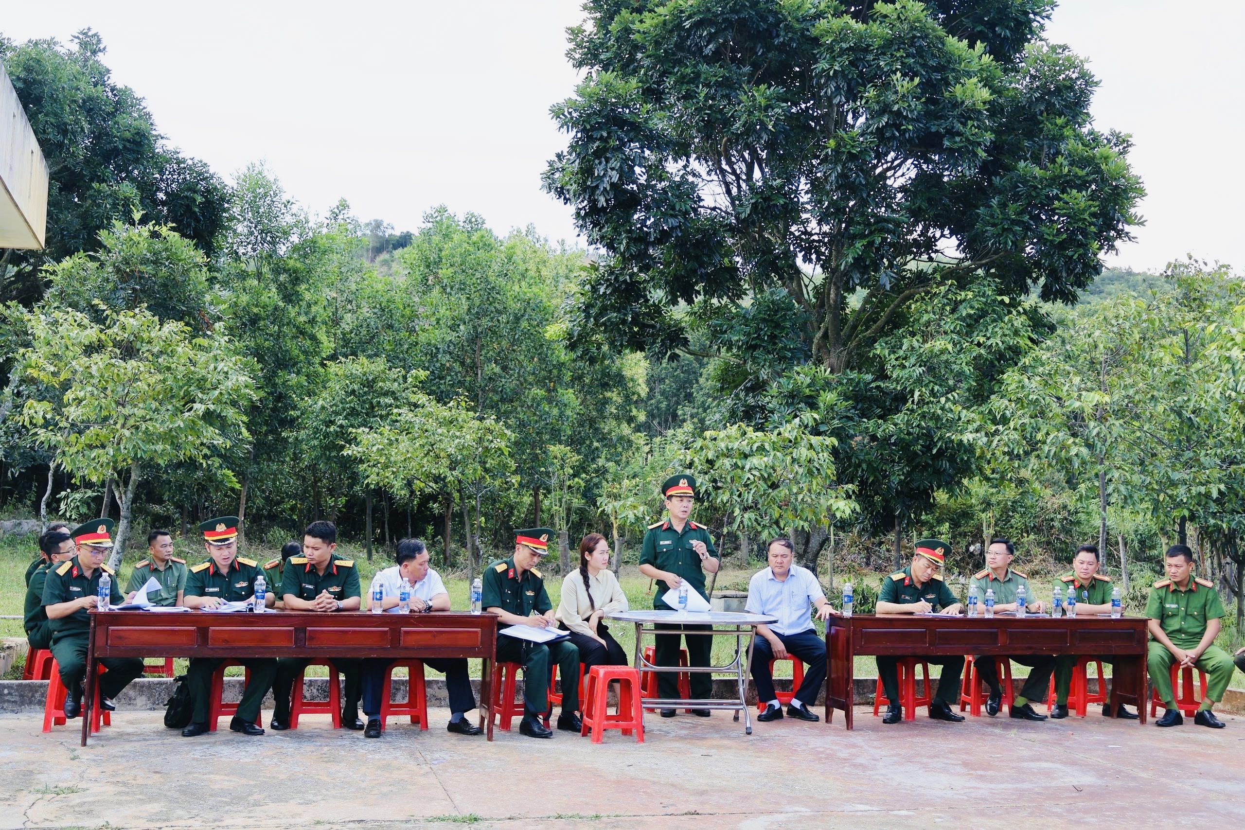 Đoàn công tác số 4 Ban tổ chức diễn tập tỉnh Đak Lak làm việc với Ban tổ chức diễn tập xã Ea Knuếc và xã Krông Pắc về công tác chuẩn bị diễn tập chiến đấu phòng thủ năm 2026.