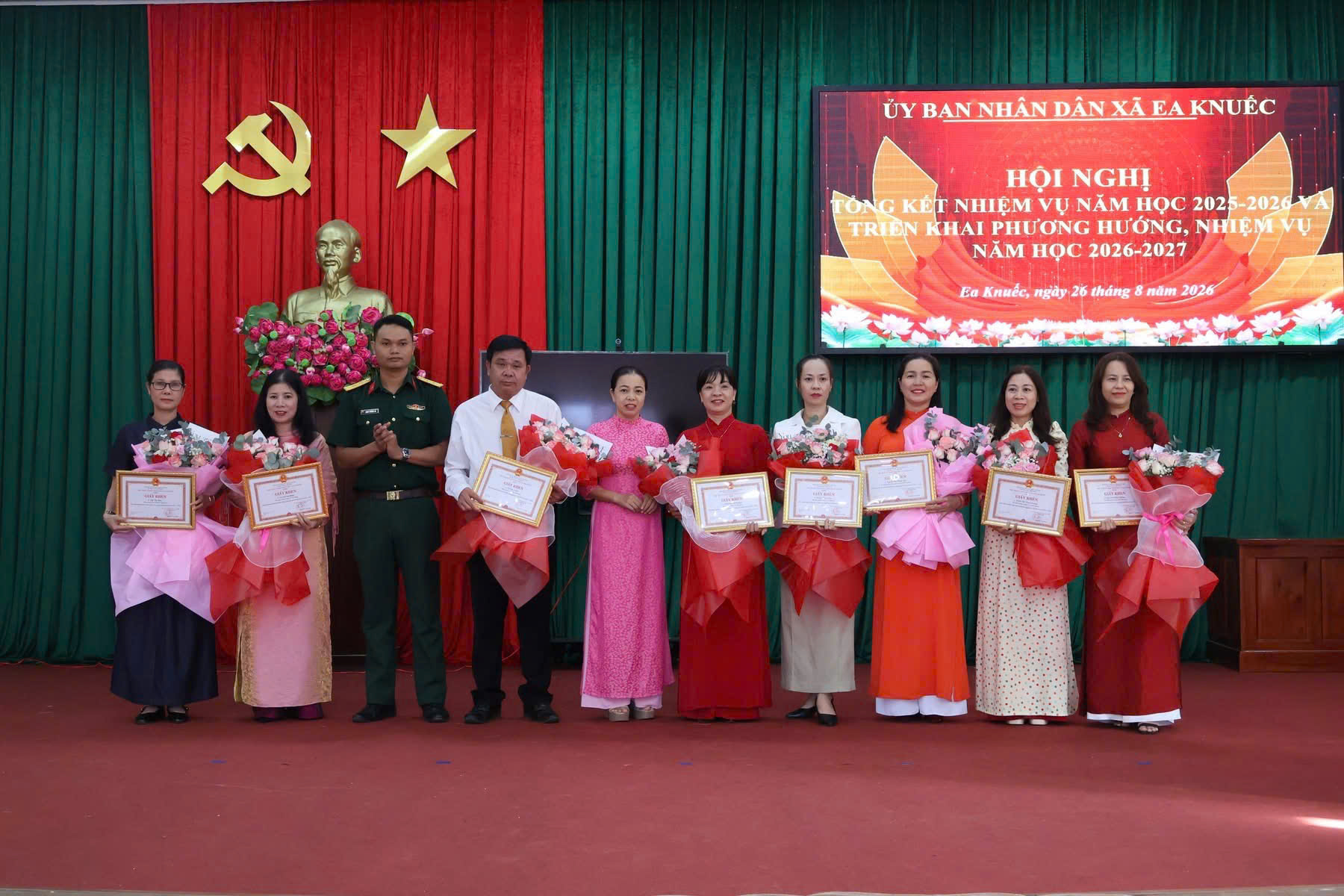 UBND Xã Ea Knuếc tổ chức hội nghị Tổng kết năm học 2025-2026, triển khai nhiệm vụ năm học 2026-2027.