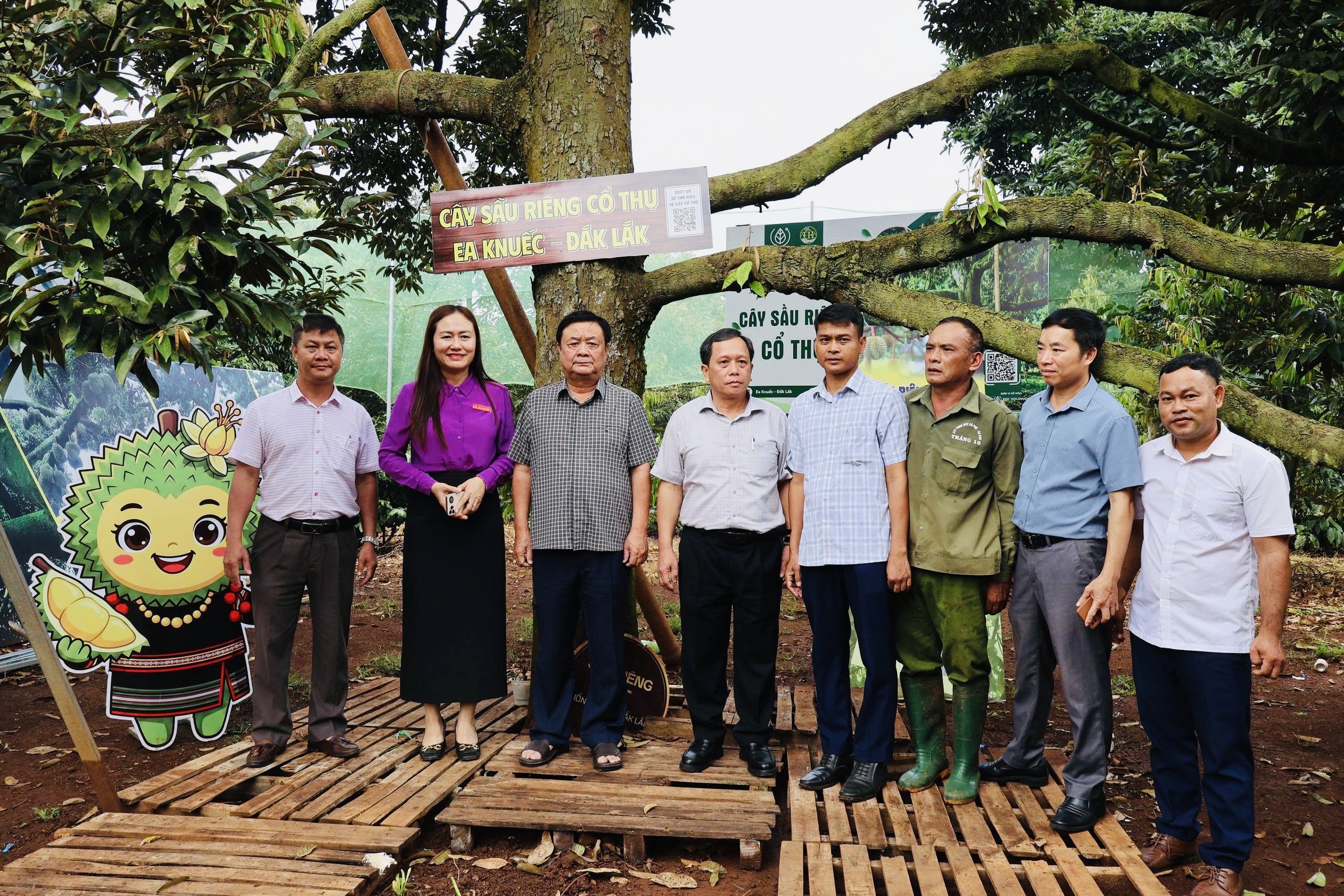 Nguyên Bộ trưởng Bộ nông nghiệp và phát triển nông thôn Lê Minh Hoan thăm và làm việc tại xã Ea Knuếc: Đột phá từ tư duy kinh tế nông nghiệp cho nông sản địa phương