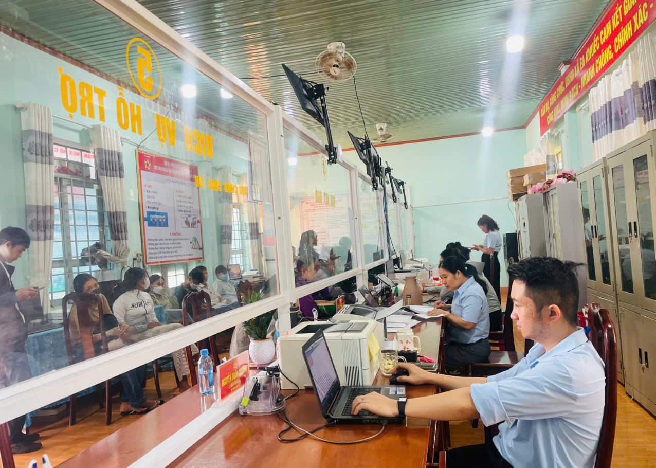 TRUNG TÂM PHỤC VỤ HÀNH CHÍNH CÔNG SAU MỘT THÁNG HOẠT ĐỘNG