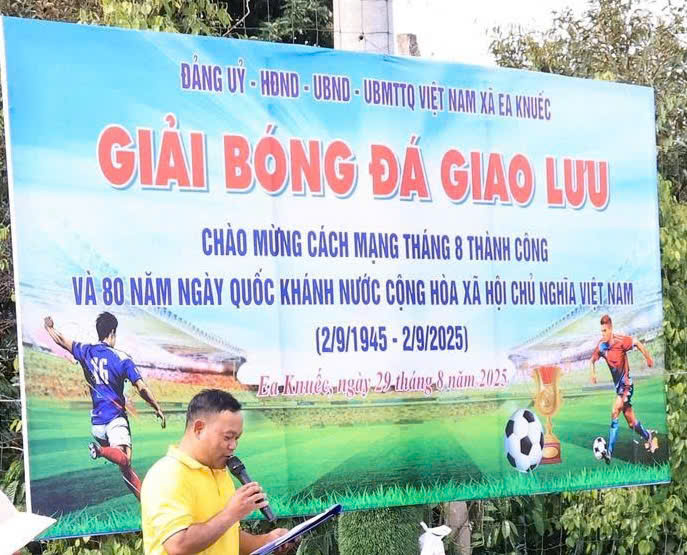 GIẢI BÓNG ĐÁ NAM CÁN BỘ CÔNG CHỨC XÃ EA KNUẾC CHÀO MỪNG KỶ NIỆM  80 NĂM CÁCH MẠNG THÁNG 8 VÀ QUỐC KHÁNH 2/9.