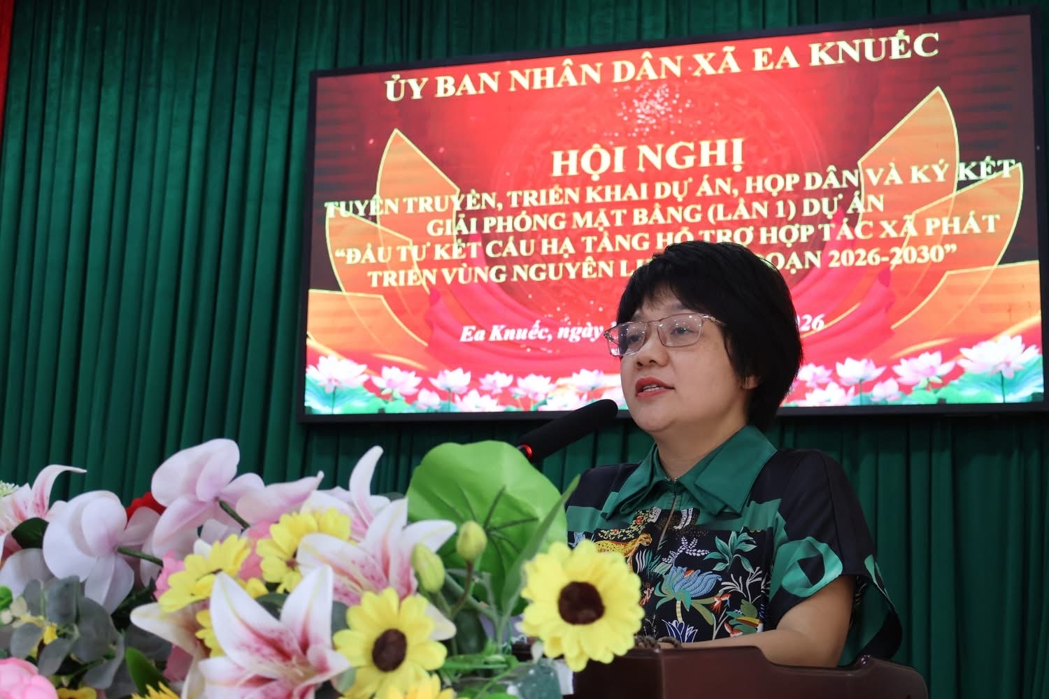 UBND xã Ea Knuếc tổ chức hội nghị tuyên truyền, triển khai dự án họp dân và ký kết giải phóng mặt bằng (lần I) dự án đầu tư kết cấu hạ tầng hỗ trợ HTX phát triển kinh tế vùng nguyên liệu giai đoạn 2026 – 2030