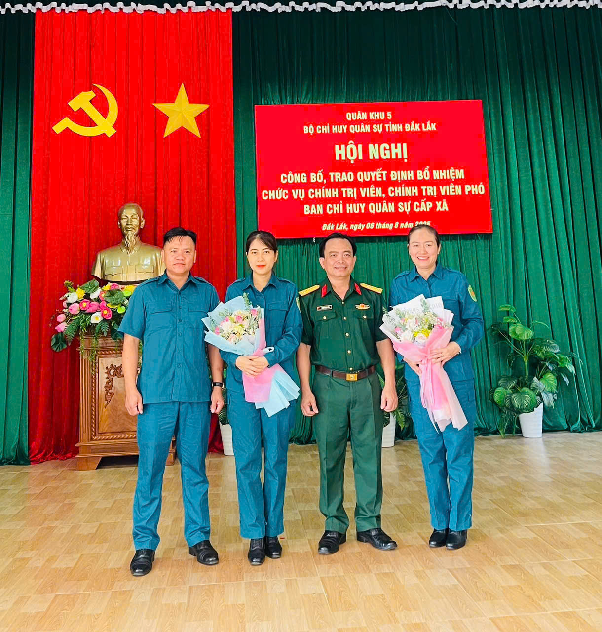 BỘ CHỈ HUY QUÂN SỰ TỈNH TRAO QUYẾT ĐỊNH BỔ NHIỆM CHÍNH TRỊ VIÊN CẤP XÃ