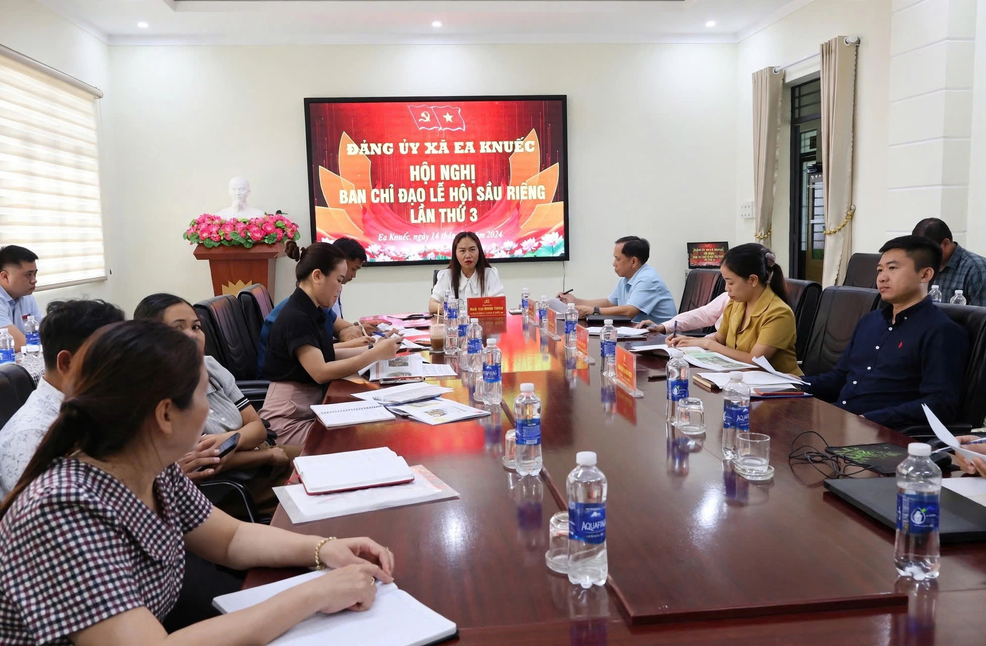 ĐẢNG ỦY XÃ EA KNUẾC TỔ CHỨC HỘI NGHỊ BAN CHỈ ĐẠO LỄ HỘI SẦU RIÊNG